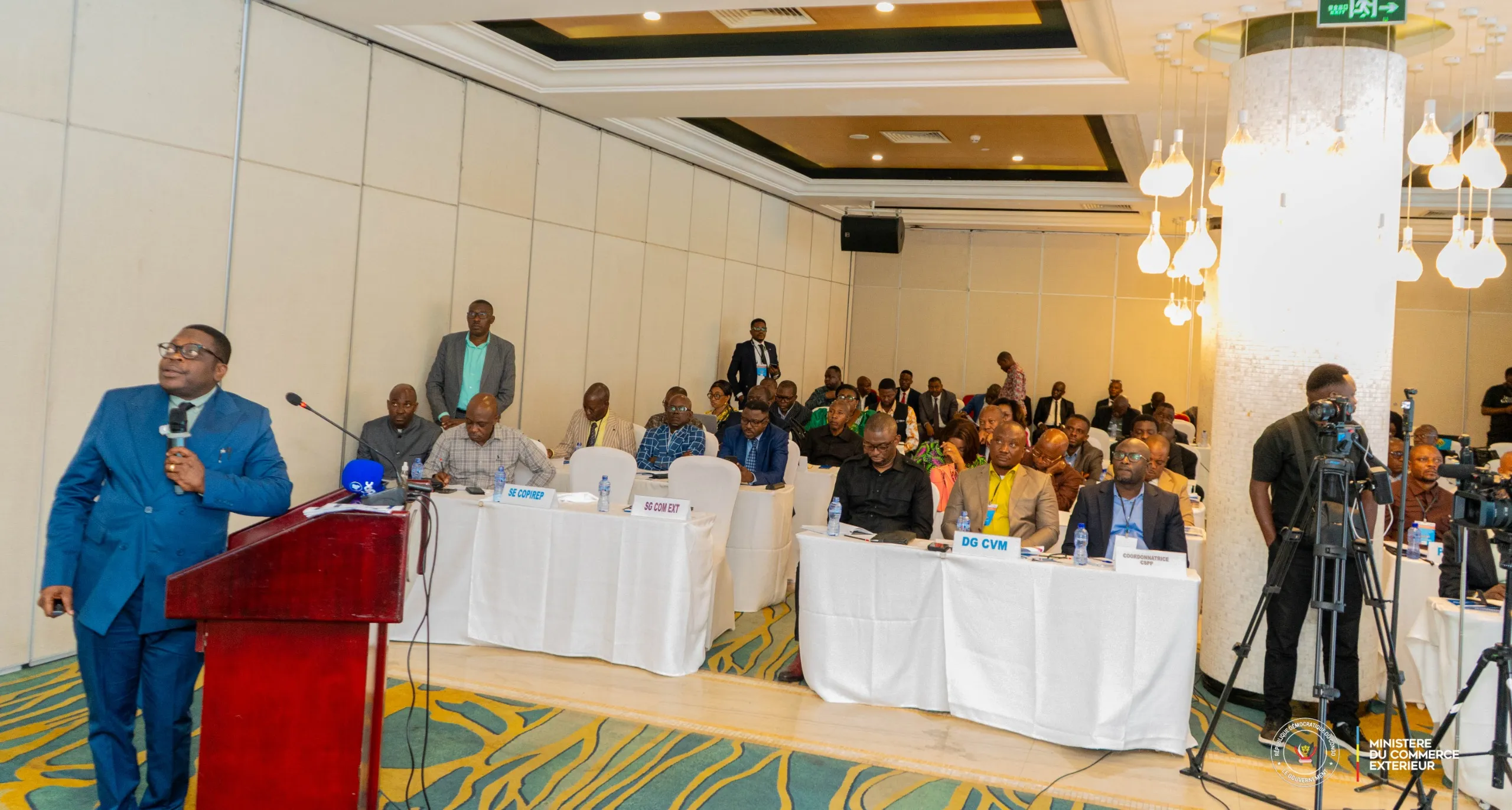 COOPÉRATION RDC-BANQUE MONDIALE :  ATELIER DE DIALOGUE AVEC LES SECTEURS DES TRANSPORTS  ET DU COMMERCE EXTÉRIEUR  DANS LE CADRE DE PRÉPARATION DU CADRE DE PARTENARIAT PAYS DE LA BANQUE MONDIALE POUR LA PÉRIODE 2027- 2036
